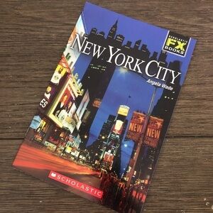 Scholastic FX Books: New York City by: Angela Wade paperback book